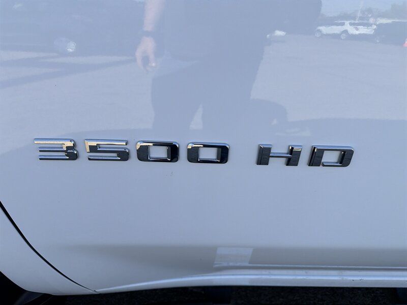 2025 Chevrolet Silverado 3500 LT 4DR CREW 4X4 /DUALLY/DIESEL - Photo 35 - Hamilton, OH 45015