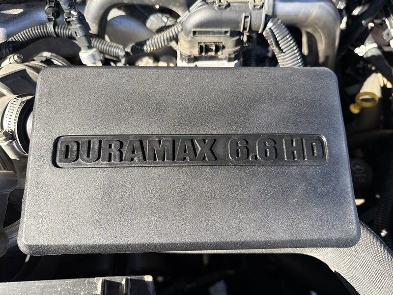 2025 Chevrolet Silverado 3500 LT 4DR CREW 4X4 /DUALLY/DIESEL - Photo 33 - Hamilton, OH 45015