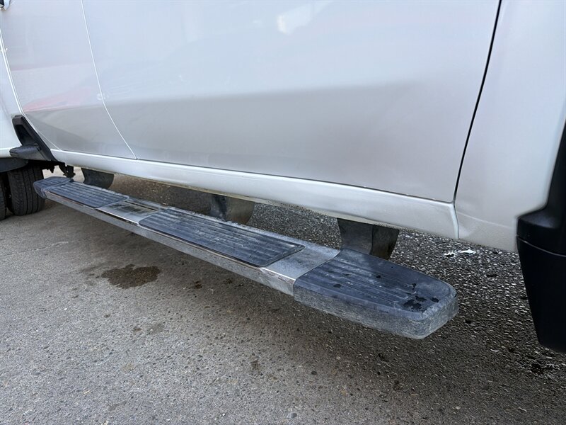 2025 Chevrolet Silverado 3500 LT 4DR CREW 4X4 /DUALLY/DIESEL - Photo 37 - Hamilton, OH 45015