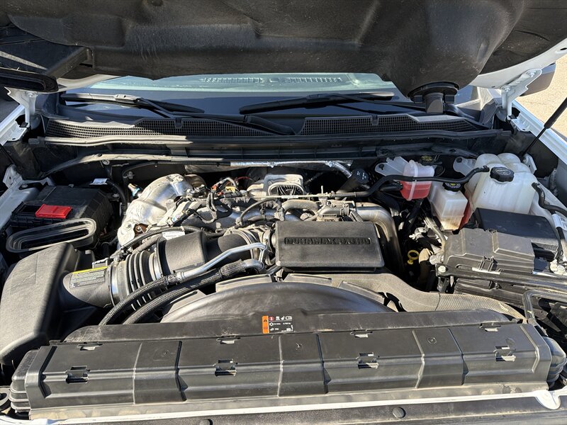 2025 Chevrolet Silverado 3500 LT 4DR CREW 4X4 /DUALLY/DIESEL - Photo 32 - Hamilton, OH 45015