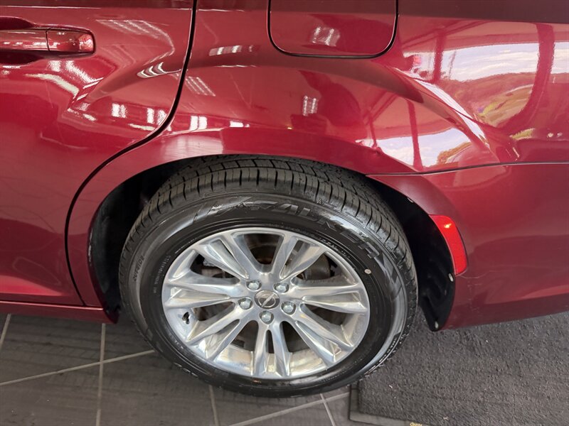 2019 Chrysler 300 Series Touring L - Photo 28 - Hamilton, OH 45015