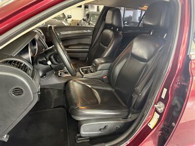 2019 Chrysler 300 Series Touring L - Photo 10 - Hamilton, OH 45015