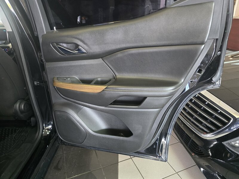 2018 GMC Acadia SLE-2 4DR SUV 4X4 - Photo 19 - Hamilton, OH 45015