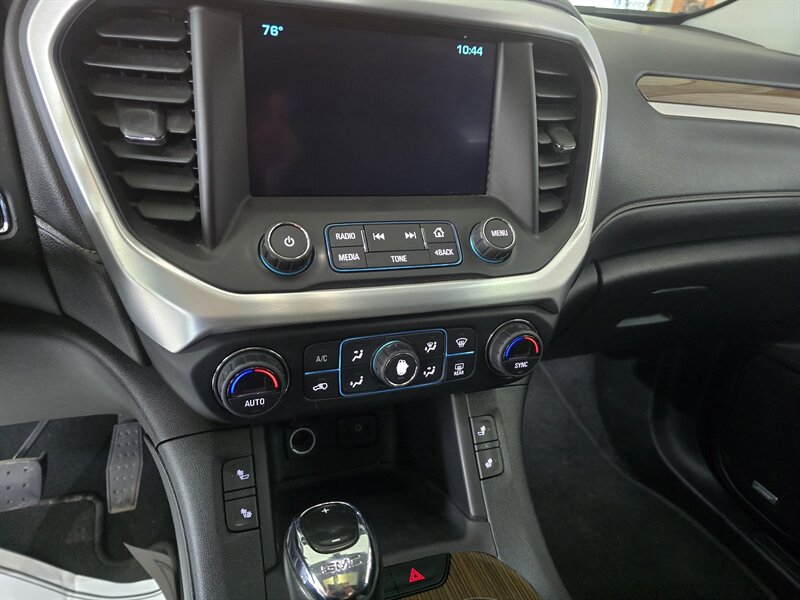 2018 GMC Acadia SLE-2 4DR SUV 4X4 - Photo 25 - Hamilton, OH 45015