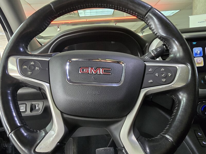 2018 GMC Acadia SLE-2 4DR SUV 4X4 - Photo 30 - Hamilton, OH 45015