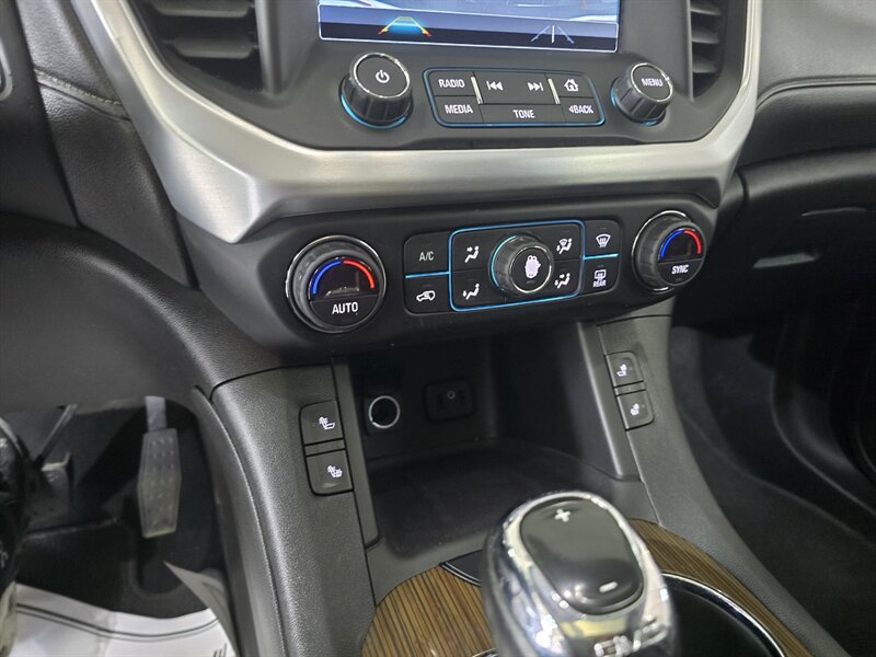 2018 GMC Acadia SLE-2 4DR SUV 4X4 - Photo 28 - Hamilton, OH 45015