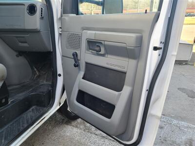 2016 Ford E-Series Van ECONOLINE E-450 CUTAWAY/BOX/TRUCK   - Photo 11 - Hamilton, OH 45015