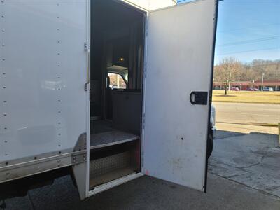 2016 Ford E-Series Van ECONOLINE E-450 CUTAWAY/BOX/TRUCK   - Photo 14 - Hamilton, OH 45015