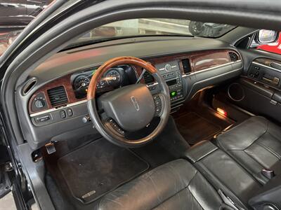 2009 Lincoln Town Car Signature Limited   - Photo 11 - Hamilton, OH 45015