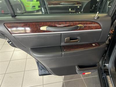 2009 Lincoln Town Car Signature Limited   - Photo 17 - Hamilton, OH 45015