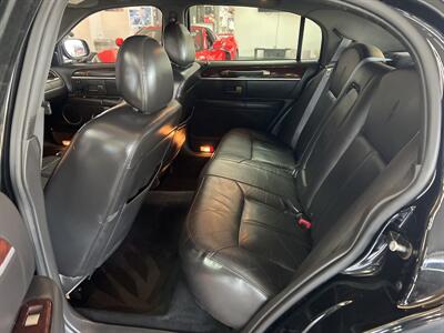 2009 Lincoln Town Car Signature Limited   - Photo 16 - Hamilton, OH 45015