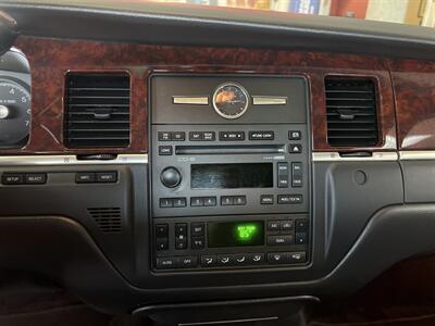 2009 Lincoln Town Car Signature Limited   - Photo 14 - Hamilton, OH 45015