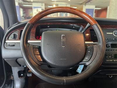 2009 Lincoln Town Car Signature Limited   - Photo 13 - Hamilton, OH 45015
