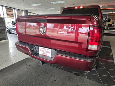 2018 RAM 1500 Express   - Photo 5 - Hamilton, OH 45015