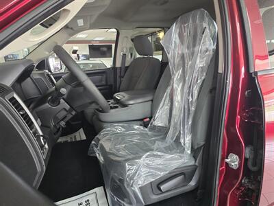 2018 RAM 1500 Express   - Photo 9 - Hamilton, OH 45015