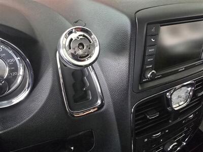 2015 Chrysler Town & Country Touring   - Photo 22 - Hamilton, OH 45015