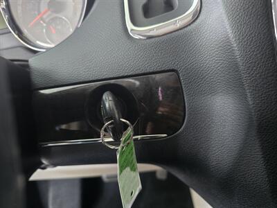 2015 Chrysler Town & Country Touring   - Photo 32 - Hamilton, OH 45015
