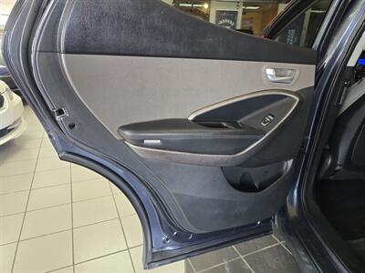 2015 Hyundai SANTA FE Sport 2.4L 4DR SUV   - Photo 10 - Hamilton, OH 45015