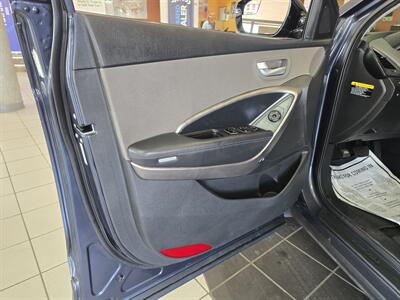 2015 Hyundai SANTA FE Sport 2.4L 4DR SUV   - Photo 7 - Hamilton, OH 45015