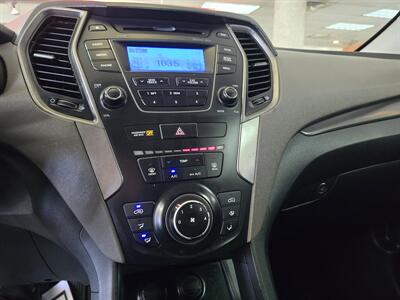 2015 Hyundai SANTA FE Sport 2.4L 4DR SUV   - Photo 19 - Hamilton, OH 45015
