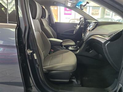 2015 Hyundai SANTA FE Sport 2.4L 4DR SUV   - Photo 14 - Hamilton, OH 45015