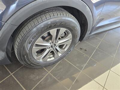 2015 Hyundai SANTA FE Sport 2.4L 4DR SUV   - Photo 27 - Hamilton, OH 45015