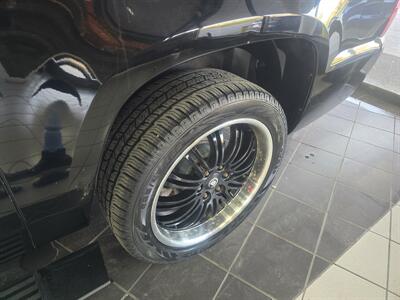 2009 Cadillac Escalade EXT SPORT4DR CREW AWD   - Photo 34 - Hamilton, OH 45015