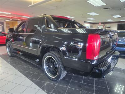 2009 Cadillac Escalade EXT SPORT4DR CREW AWD   - Photo 6 - Hamilton, OH 45015