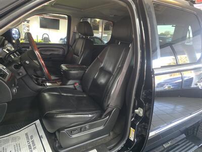 2009 Cadillac Escalade EXT SPORT4DR CREW AWD   - Photo 9 - Hamilton, OH 45015