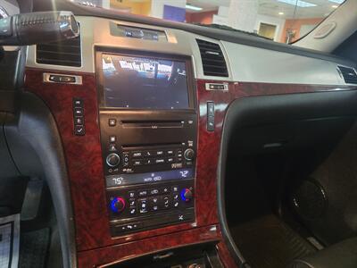 2009 Cadillac Escalade EXT SPORT4DR CREW AWD   - Photo 22 - Hamilton, OH 45015