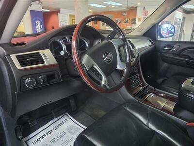 2009 Cadillac Escalade EXT SPORT4DR CREW AWD   - Photo 8 - Hamilton, OH 45015