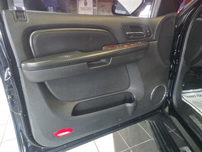 2009 Cadillac Escalade EXT SPORT4DR CREW AWD   - Photo 7 - Hamilton, OH 45015