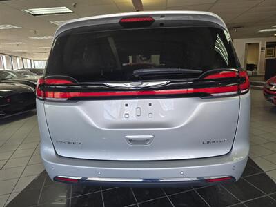 2023 Chrysler Pacifica Limited 4DR MINI-VAN   - Photo 6 - Hamilton, OH 45015