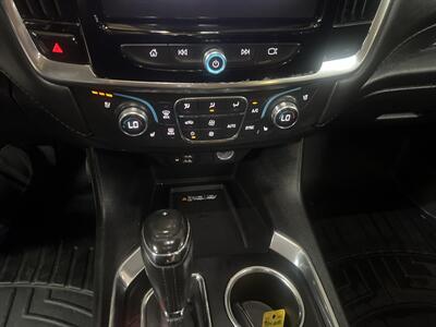 2020 Chevrolet Traverse Premier   - Photo 17 - Hamilton, OH 45015