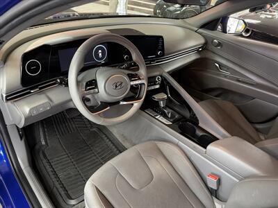 2022 Hyundai ELANTRA SEL 4DR SEDAN   - Photo 9 - Hamilton, OH 45015