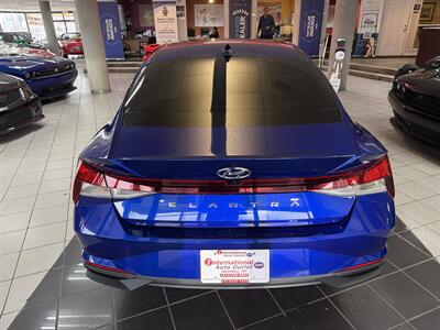 2022 Hyundai ELANTRA SEL 4DR SEDAN   - Photo 6 - Hamilton, OH 45015