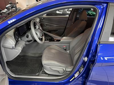 2022 Hyundai ELANTRA SEL 4DR SEDAN   - Photo 7 - Hamilton, OH 45015