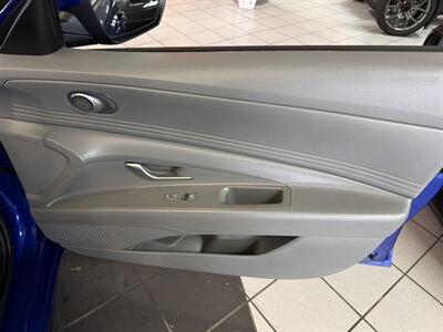 2022 Hyundai ELANTRA SEL 4DR SEDAN   - Photo 24 - Hamilton, OH 45015