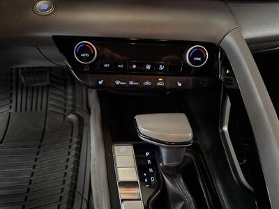 2022 Hyundai ELANTRA SEL 4DR SEDAN   - Photo 15 - Hamilton, OH 45015