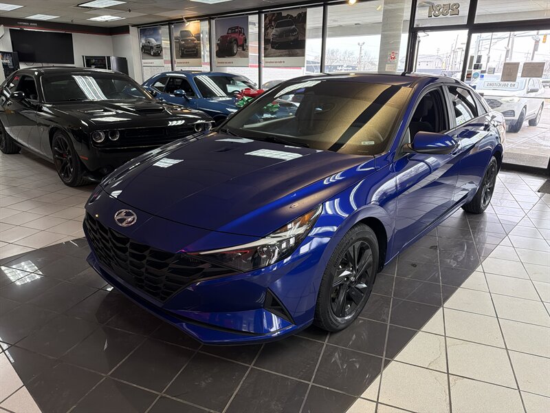 2022 Hyundai Elantra SEL's photo