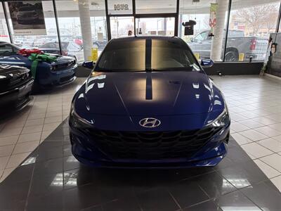 2022 Hyundai ELANTRA SEL 4DR SEDAN   - Photo 2 - Hamilton, OH 45015