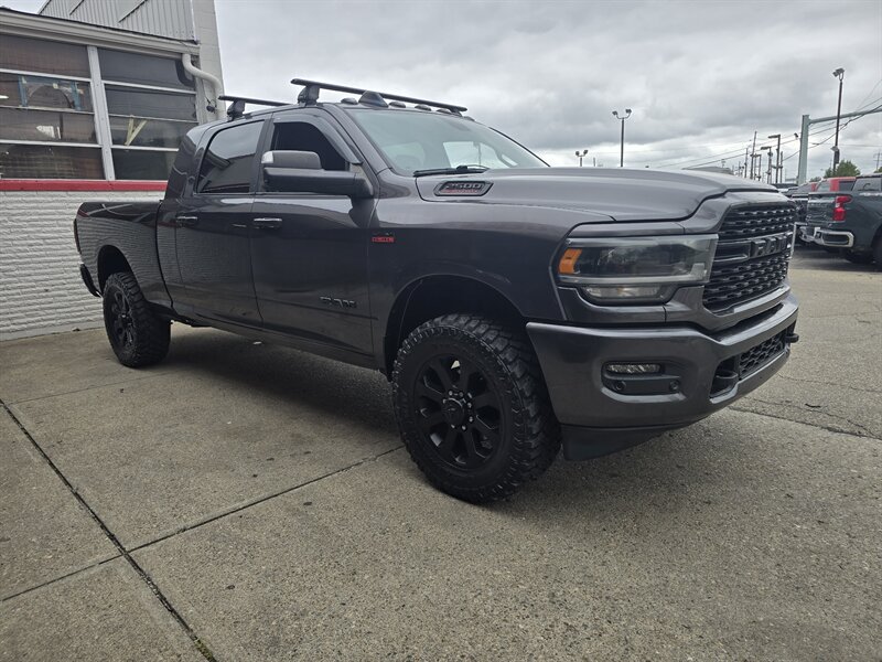 2022 RAM 2500 Big Horn 4DR MEGA CAB CREW 4X4 - Photo 3 - Hamilton, OH 45015
