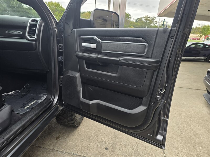 2022 RAM 2500 Big Horn 4DR MEGA CAB CREW 4X4 - Photo 13 - Hamilton, OH 45015