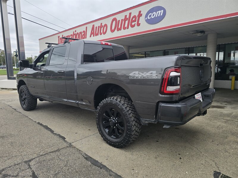 2022 RAM 2500 Big Horn 4DR MEGA CAB CREW 4X4 - Photo 6 - Hamilton, OH 45015