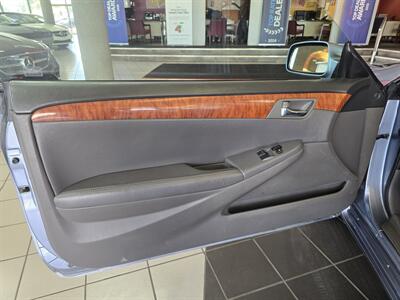 2008 Toyota Camry SE V6 2DR CONVERTIBLE - Photo 14 - Hamilton, OH 45015