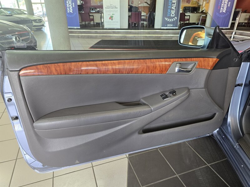 2008 Toyota Camry SE V6 2DR CONVERTIBLE - Photo 14 - Hamilton, OH 45015