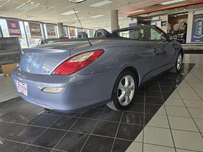 2008 Toyota Camry SE V6 2DR CONVERTIBLE - Photo 5 - Hamilton, OH 45015