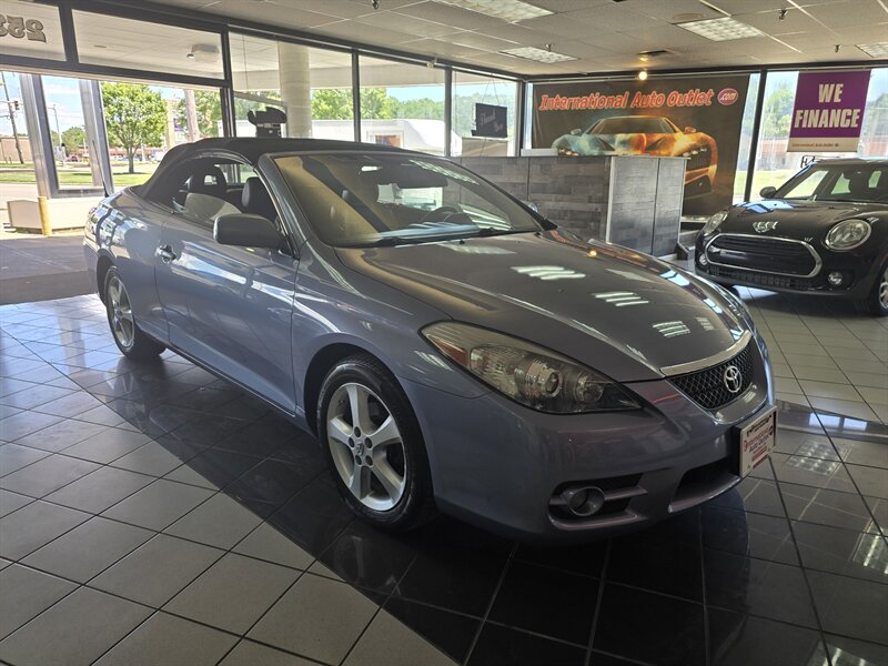 2008 Toyota Camry SE V6 2DR CONVERTIBLE - Photo 10 - Hamilton, OH 45015