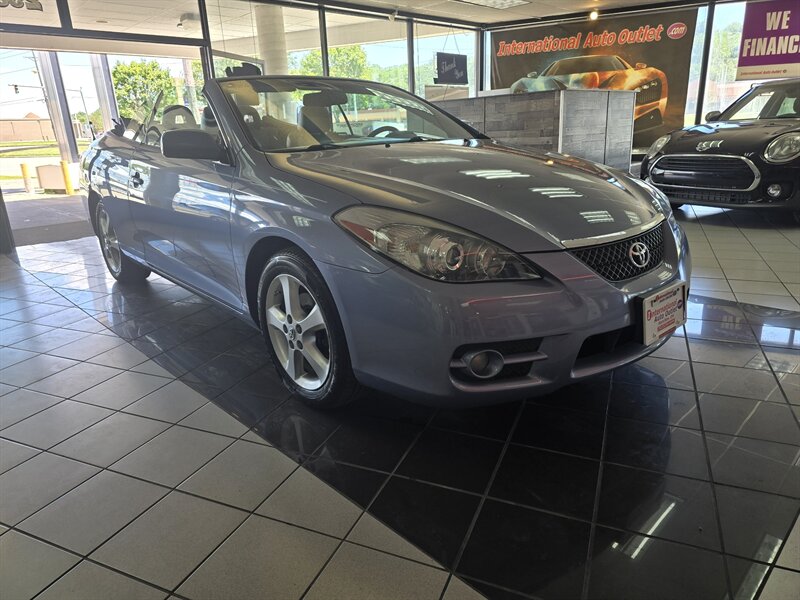 2008 Toyota Camry SE V6 2DR CONVERTIBLE - Photo 4 - Hamilton, OH 45015