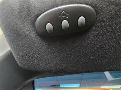 2008 Toyota Camry SE V6 2DR CONVERTIBLE - Photo 22 - Hamilton, OH 45015